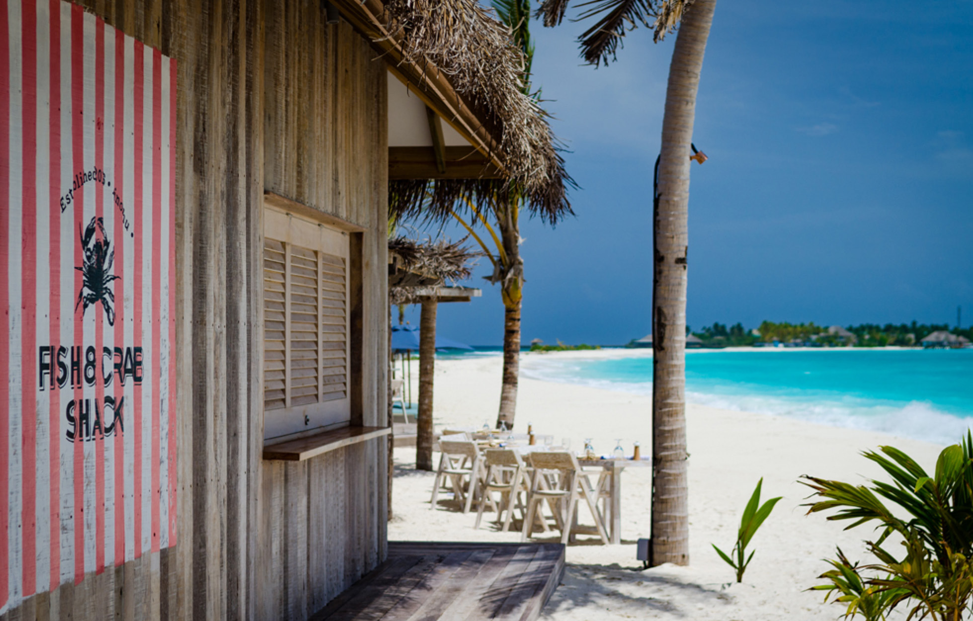 finolhu crabshack beach bar the maldives 