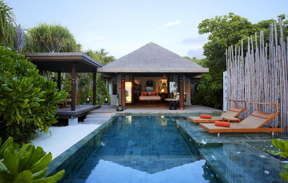 Anantara Kihavah beach private pool