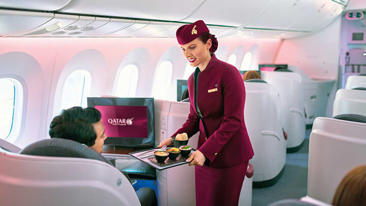 Business class dining in Qatar Airways