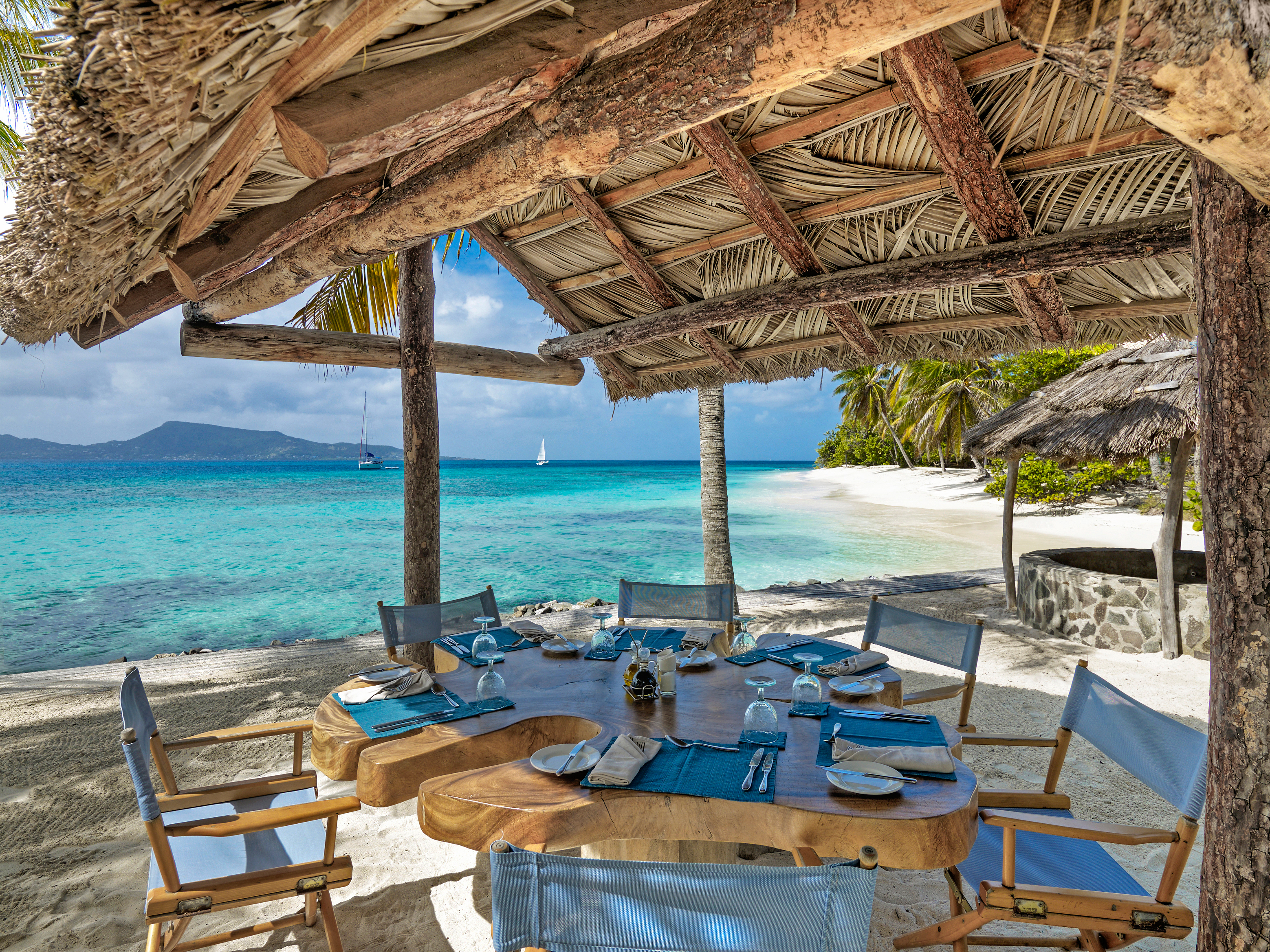 Lunch at the Petit St Vincent beach bar with stunning sea views