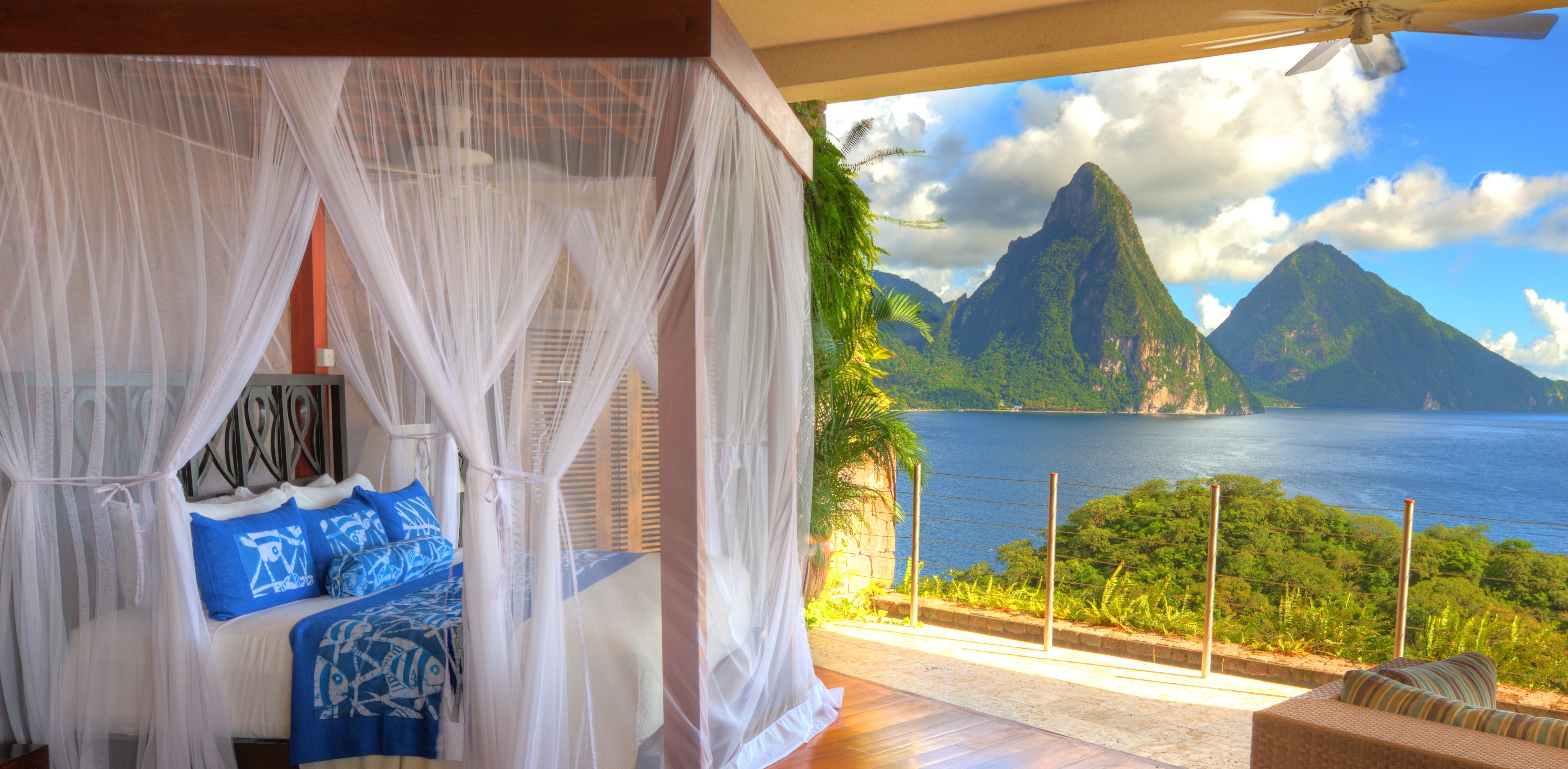 Jade Mountain luxurious bed facing the Pitons