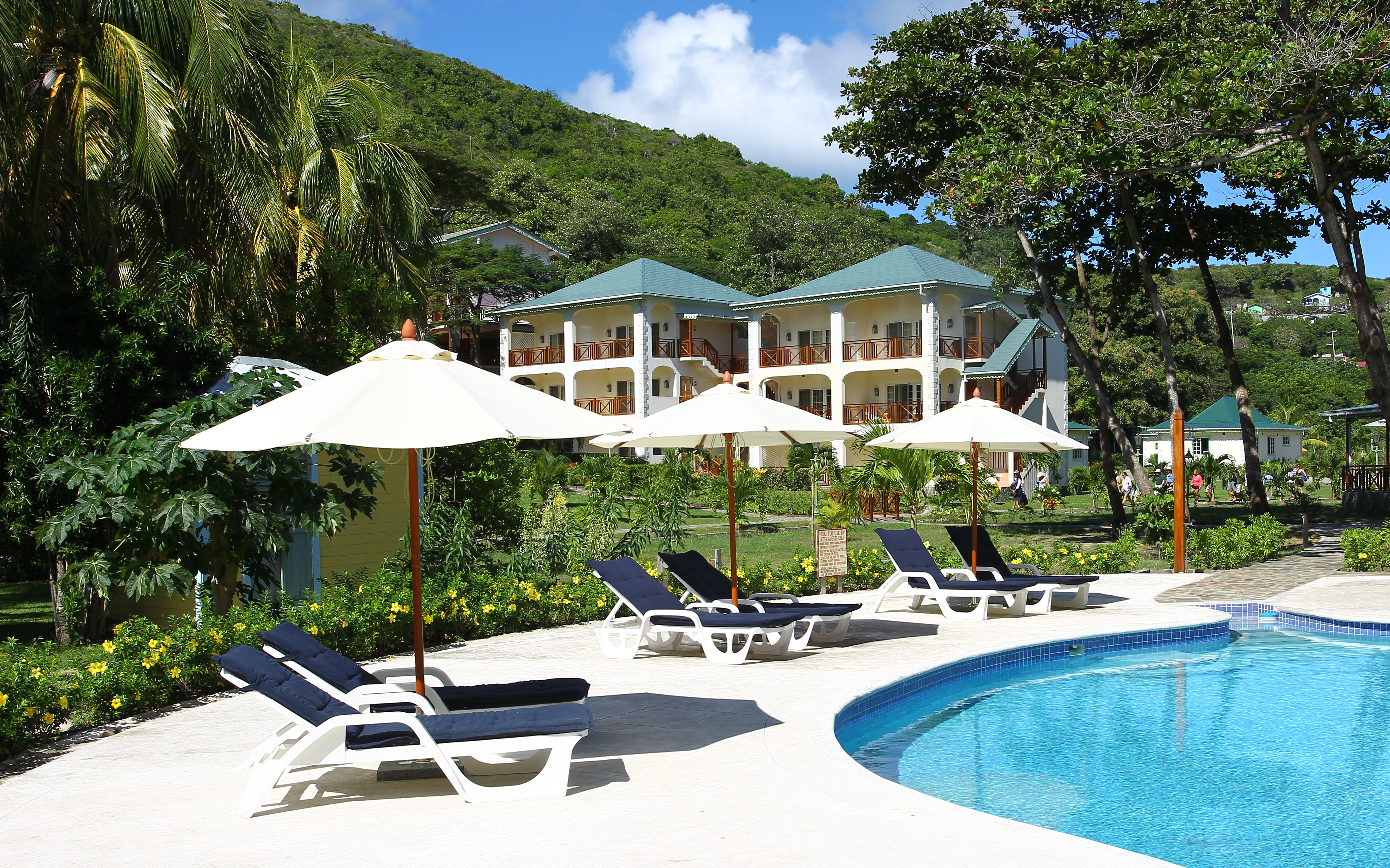 Bequia Beach Hotel Pool