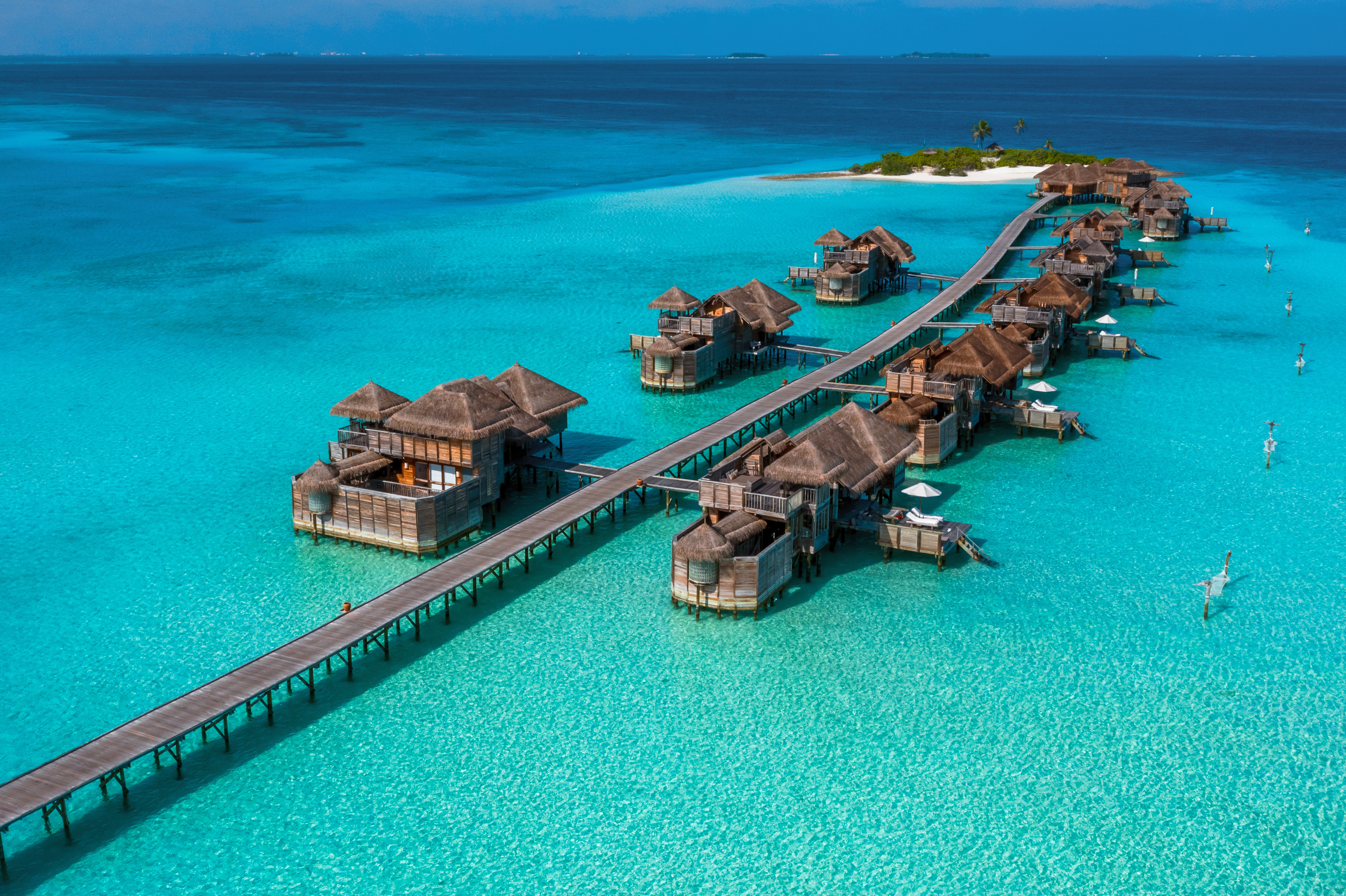 Bora Bora vs The Maldives