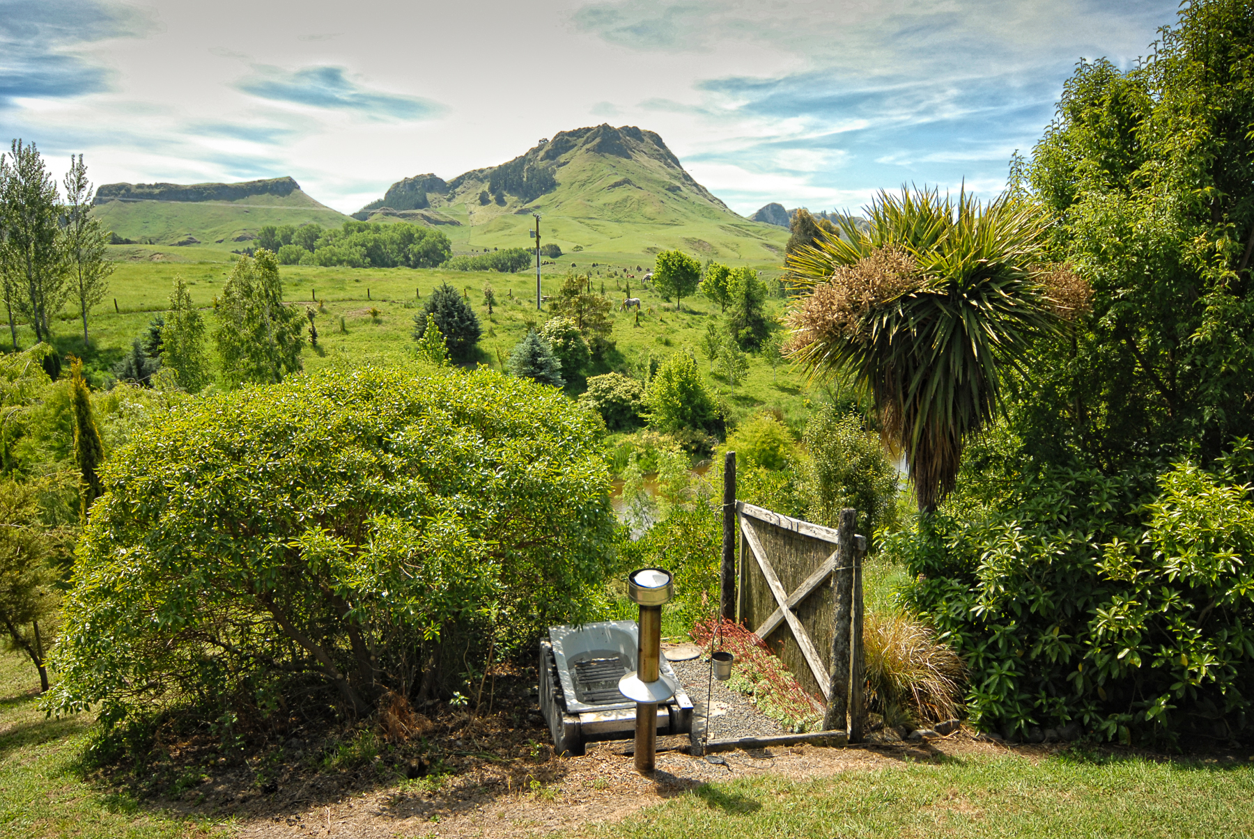 Outdoor bath in beautiful landscape at Little Toms